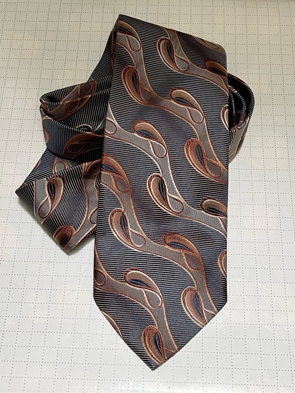Handmade Barcelino 💯 % silk neck tie